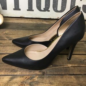 Size 7.5 Mossimo brand black pumps